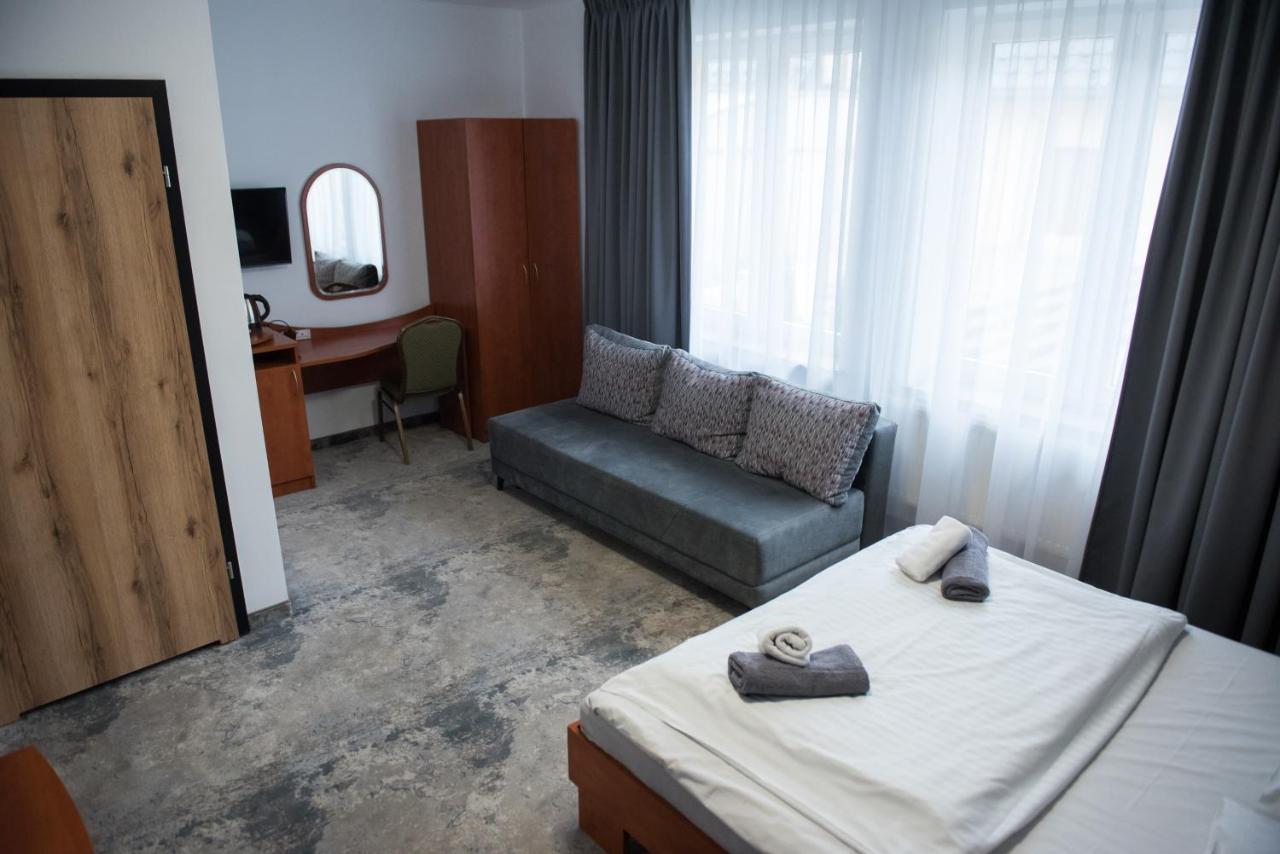 Hotel Paradiso Suchedniów Exteriör bild