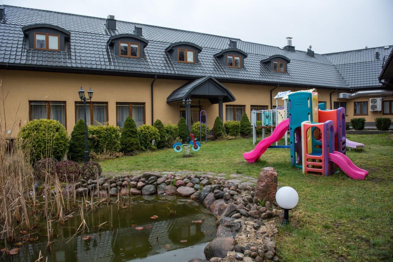 Hotel Paradiso Suchedniów Exteriör bild