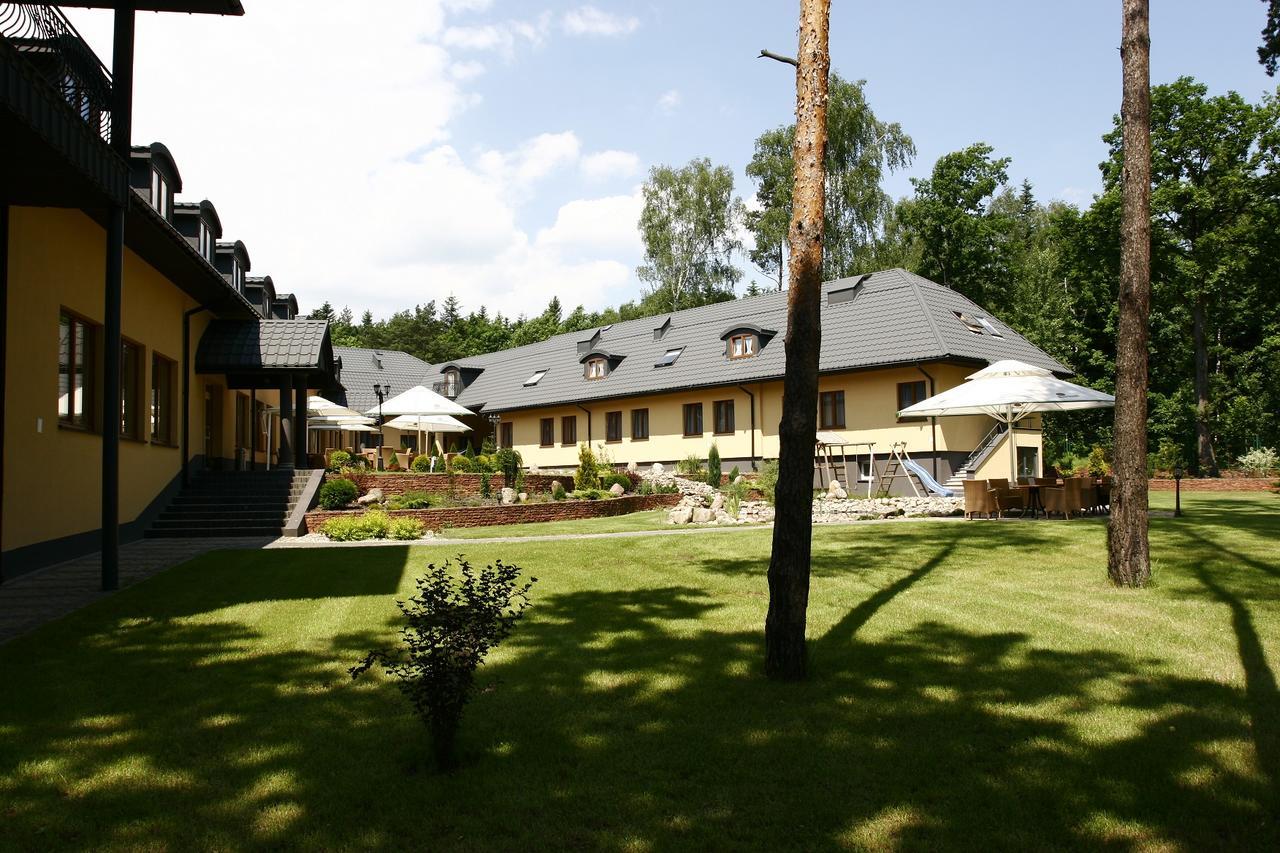 Hotel Paradiso Suchedniów Exteriör bild
