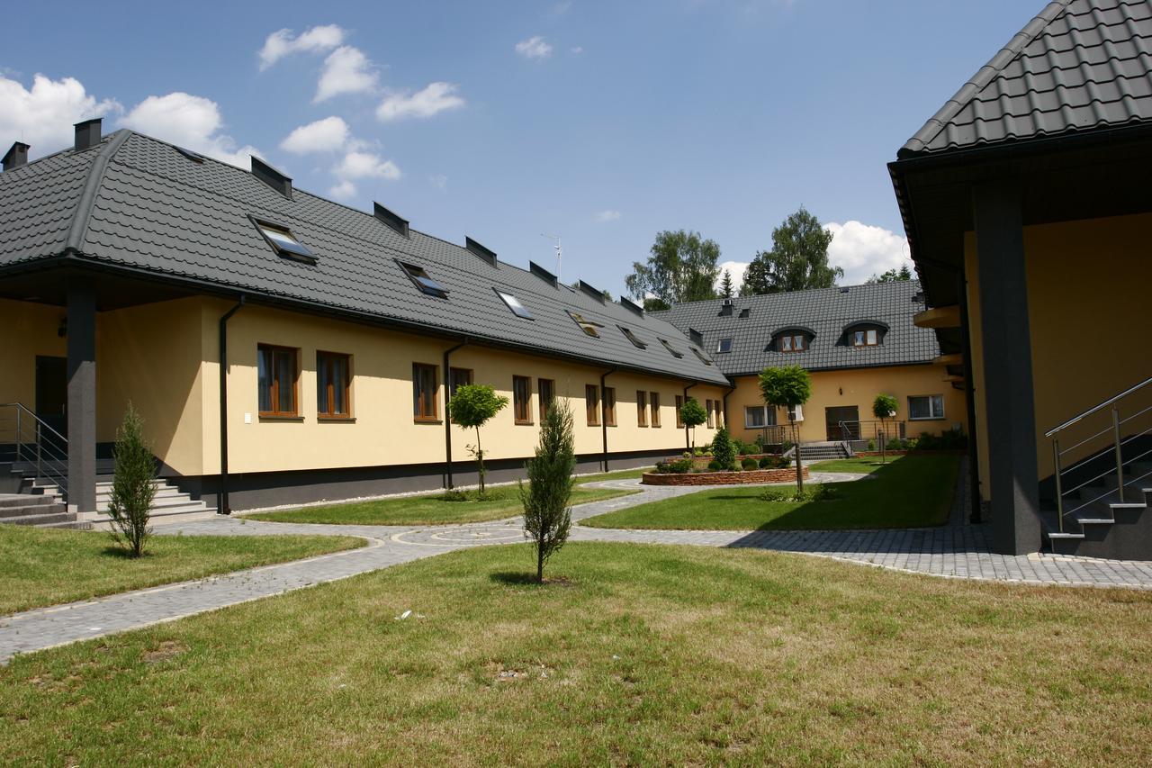 Hotel Paradiso Suchedniów Exteriör bild